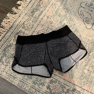 2.5” low rise run speed up shorts